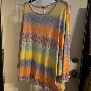 Beautiful NWOT Haptic by Holly Harper pastel, lightweight summer blouse.